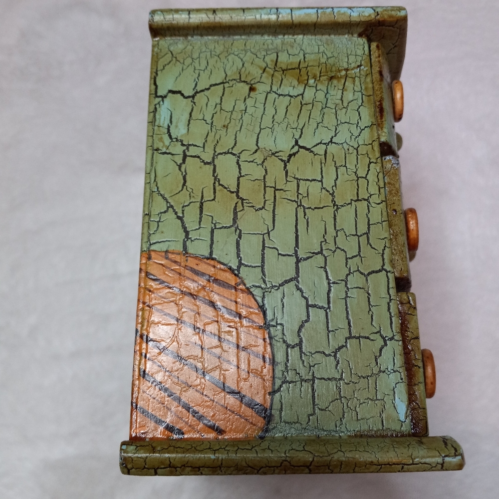 Kitschy Mini Wardrobe Style Teddy Bear Jewelry Box - Picture 6 of 15